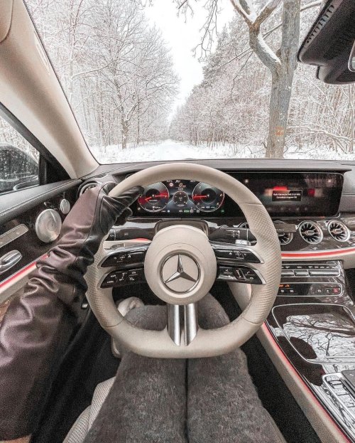 Winter Drive in Mercedes