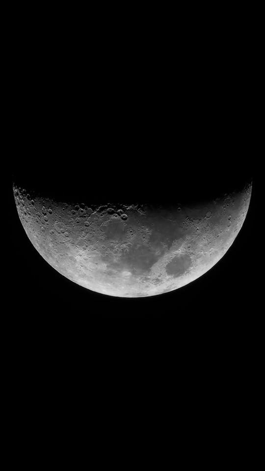 Crescent Moon Close-Up - Related Dark Wallpapers wallpaper