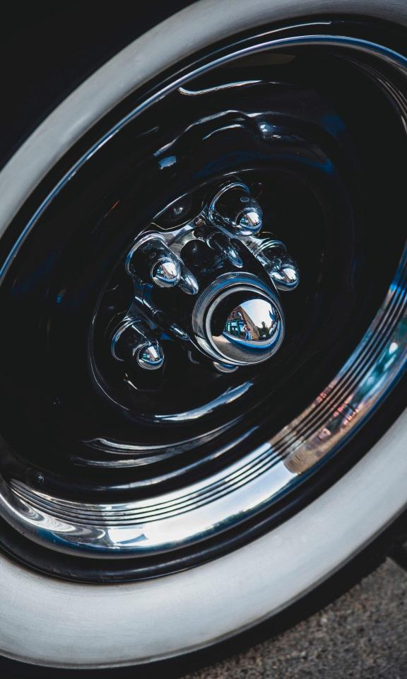 Classic Chrome Wheel Detail