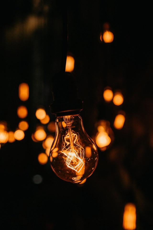 Edison Bulb Glow