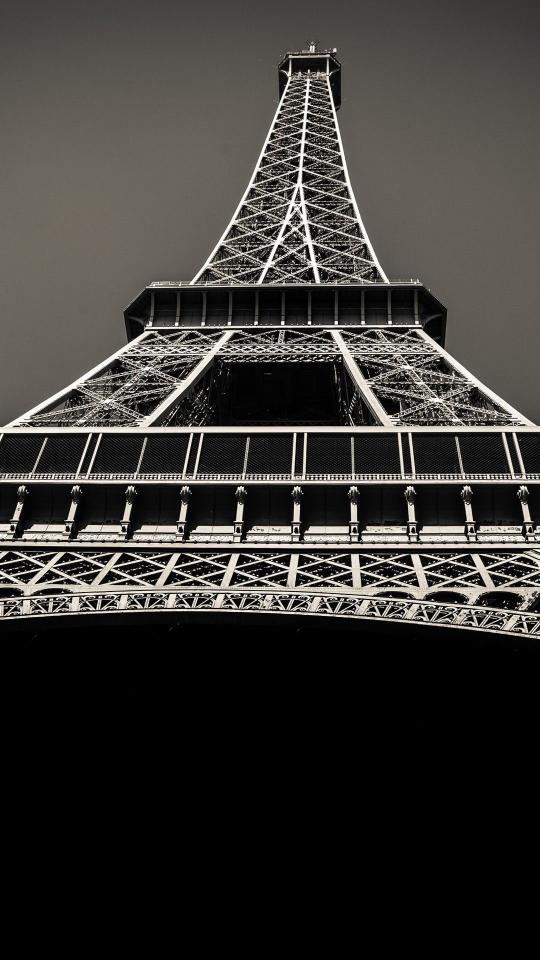 Eiffel Tower Monochrome - Related Dark Wallpapers wallpaper