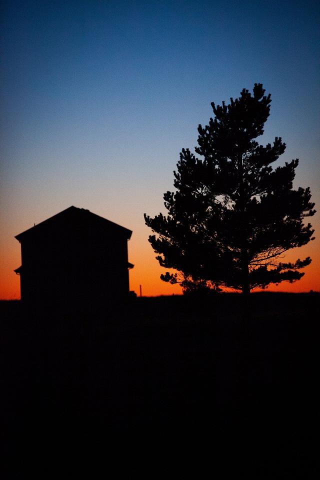Silhouette Sunset Serenity - Related Dark Wallpapers wallpaper