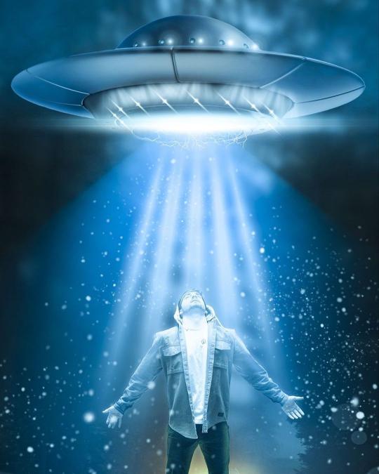 Alien Encounter Wallpaper