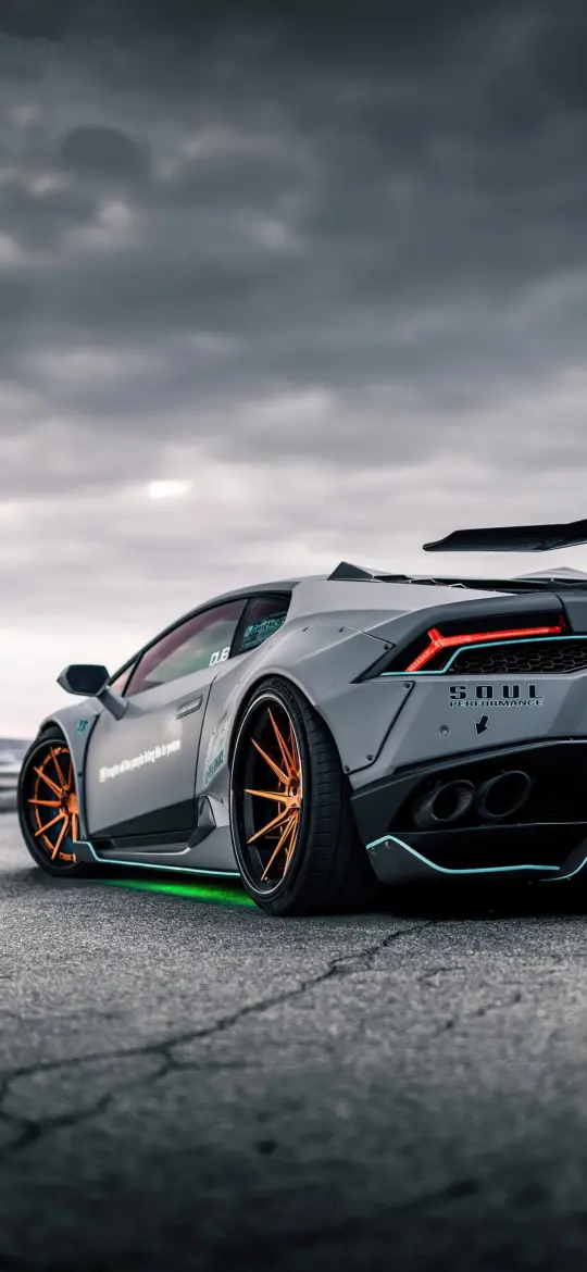Lamborghini Huracan Gray