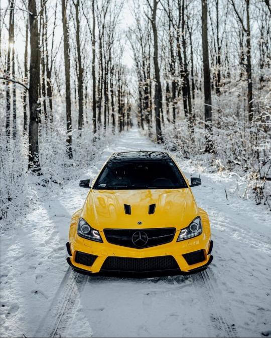 Yellow Mercedes in Winter - Related 4K Wallpapers wallpaper